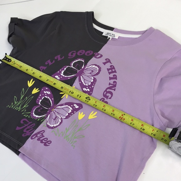 Messy Bun brand Just Chillin Ladies Crop-T - Picture 4 of 6